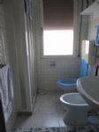 BAGNO » Vendesi appartamento trilocale a 50 metri dal mare. Prezzo 75.000,00 trattabili